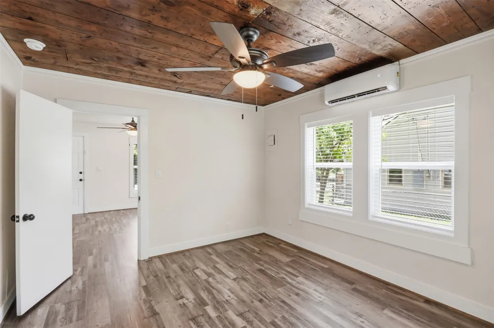 707 W Water Street Weatherford, TX 76086