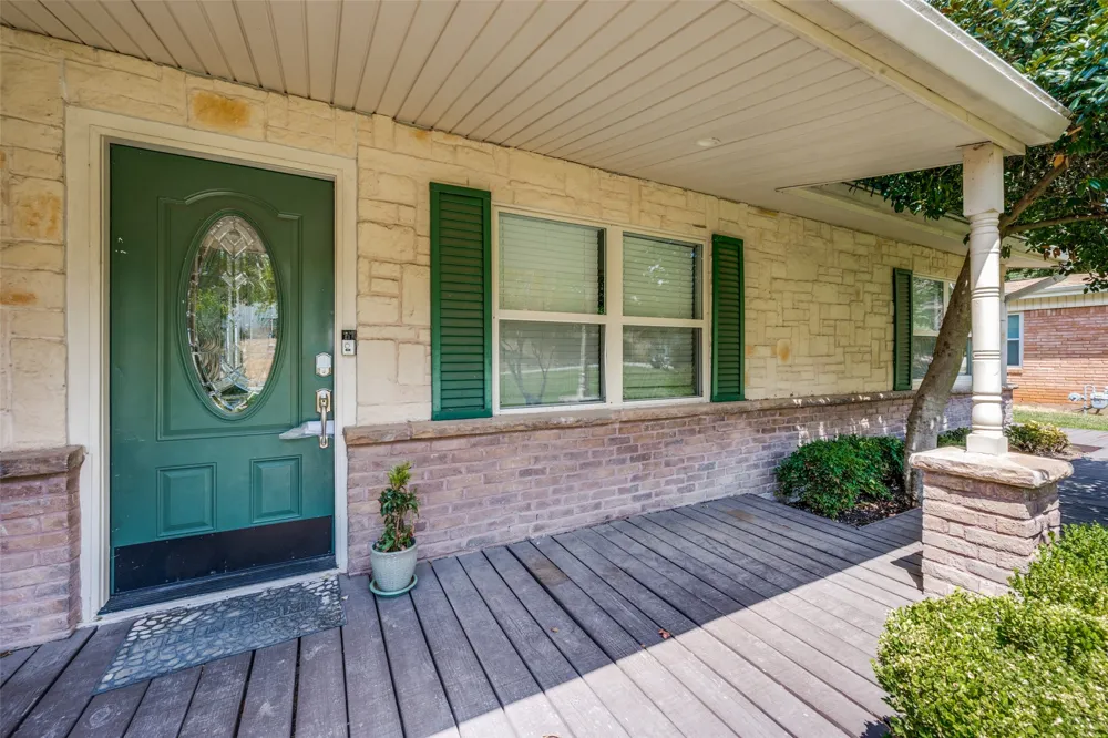 1504 Briarwood Boulevard Arlington, TX 76013