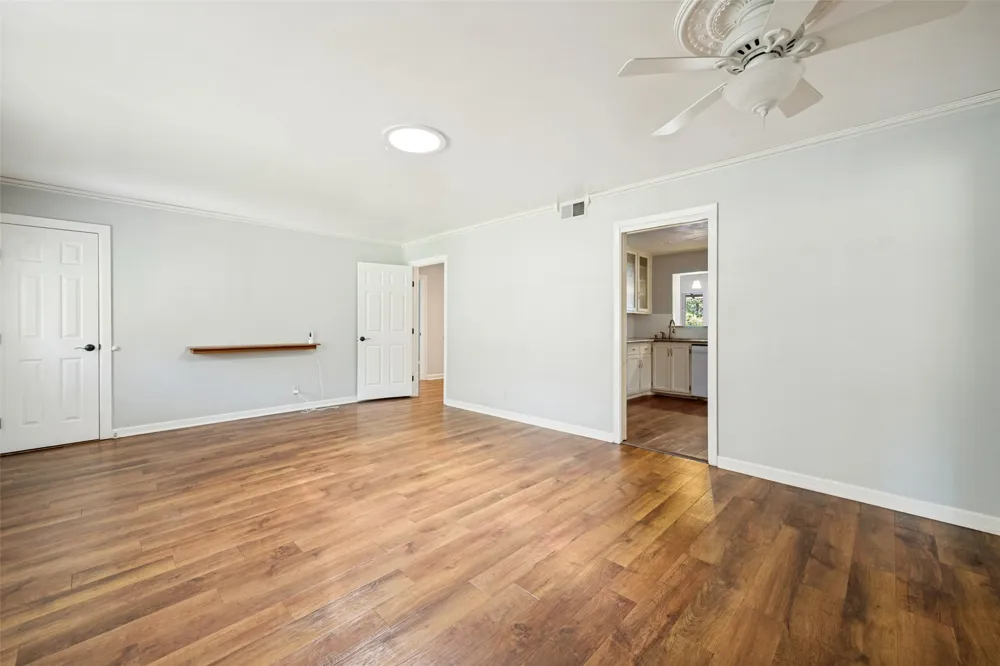 1504 Briarwood Boulevard Arlington, TX 76013