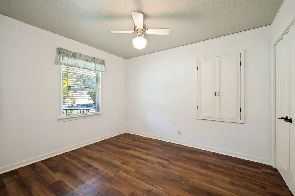 1504 Briarwood Boulevard Arlington, TX 76013