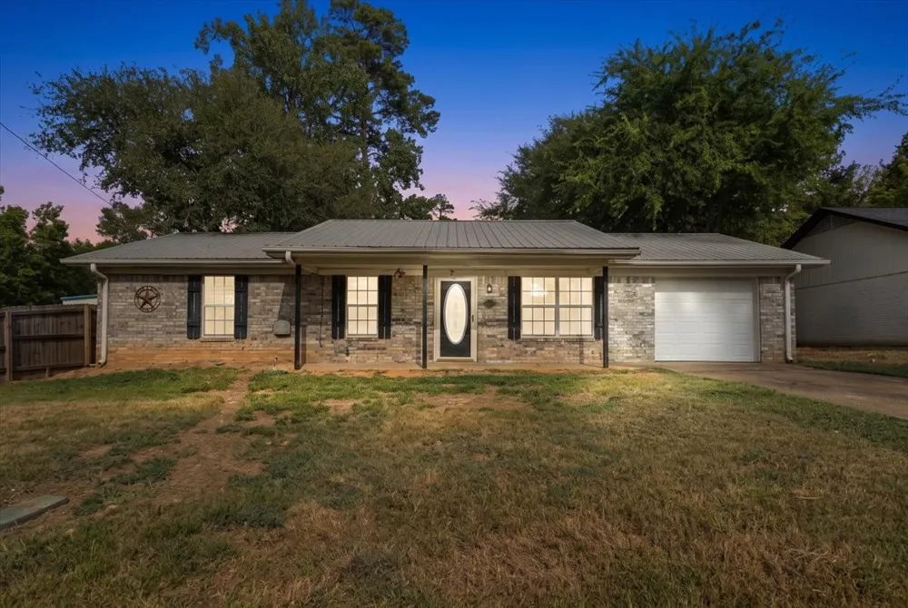 10204 Rolling Pines Drive Tyler, TX 75707