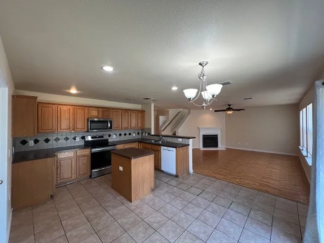 2001 Hickory Trail Anna, TX 75409