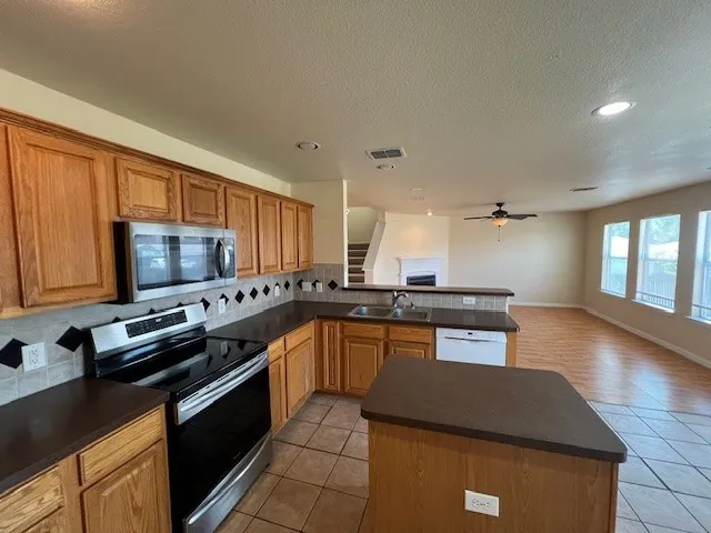 2001 Hickory Trail Anna, TX 75409