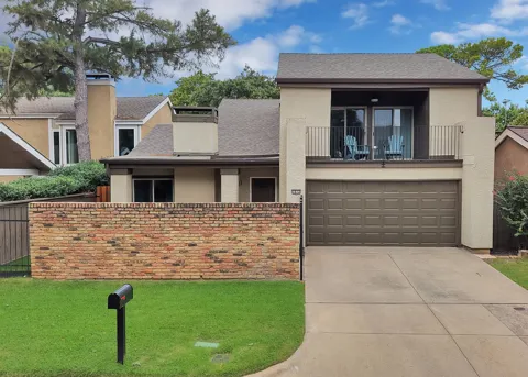 1612 Hawthorne Drive