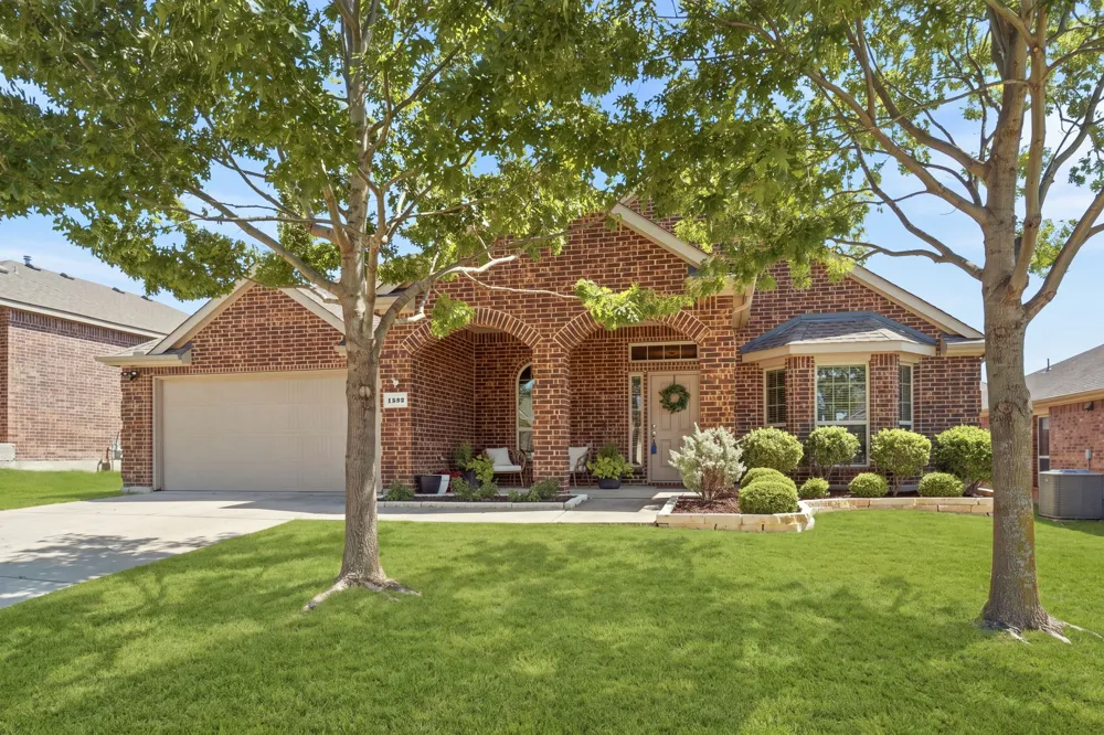 1425 Clayton Lane Celina, TX 75009