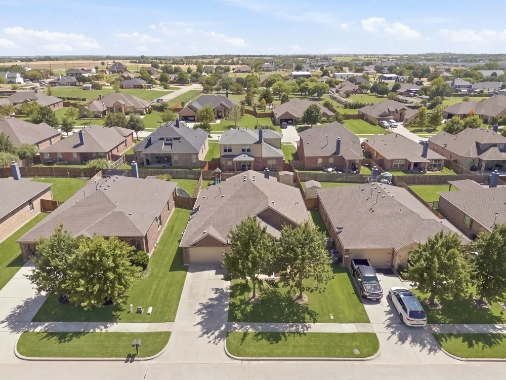 1425 Clayton Lane Celina, TX 75009