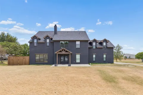 1122 Redbud Street