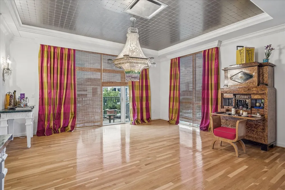 511 S Post Oak Lane #6D Houston, TX 77056