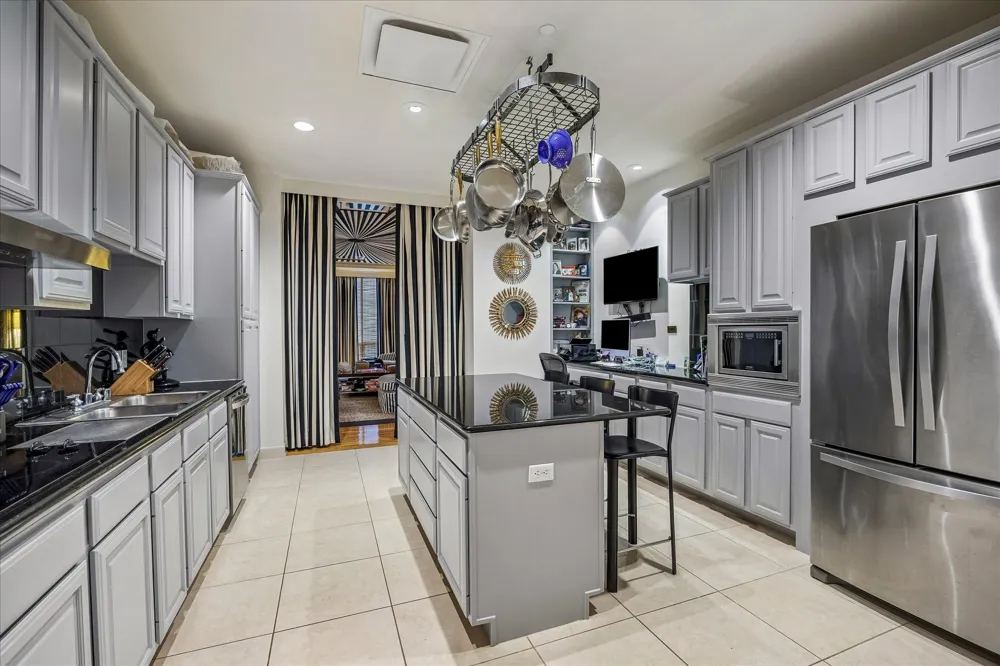 511 S Post Oak Lane #6D Houston, TX 77056