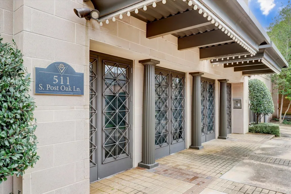 511 S Post Oak Lane #6D Houston, TX 77056
