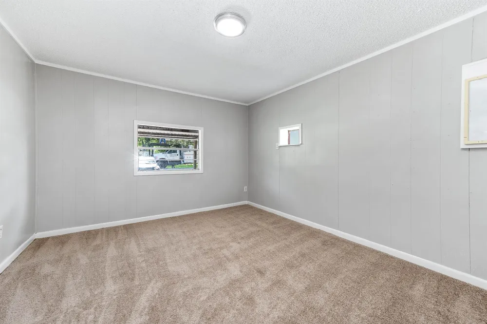 1033 S Booth Lane Alvin, TX 77511