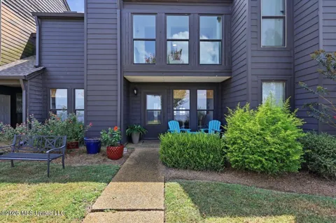 5 Lake Barnett Drive