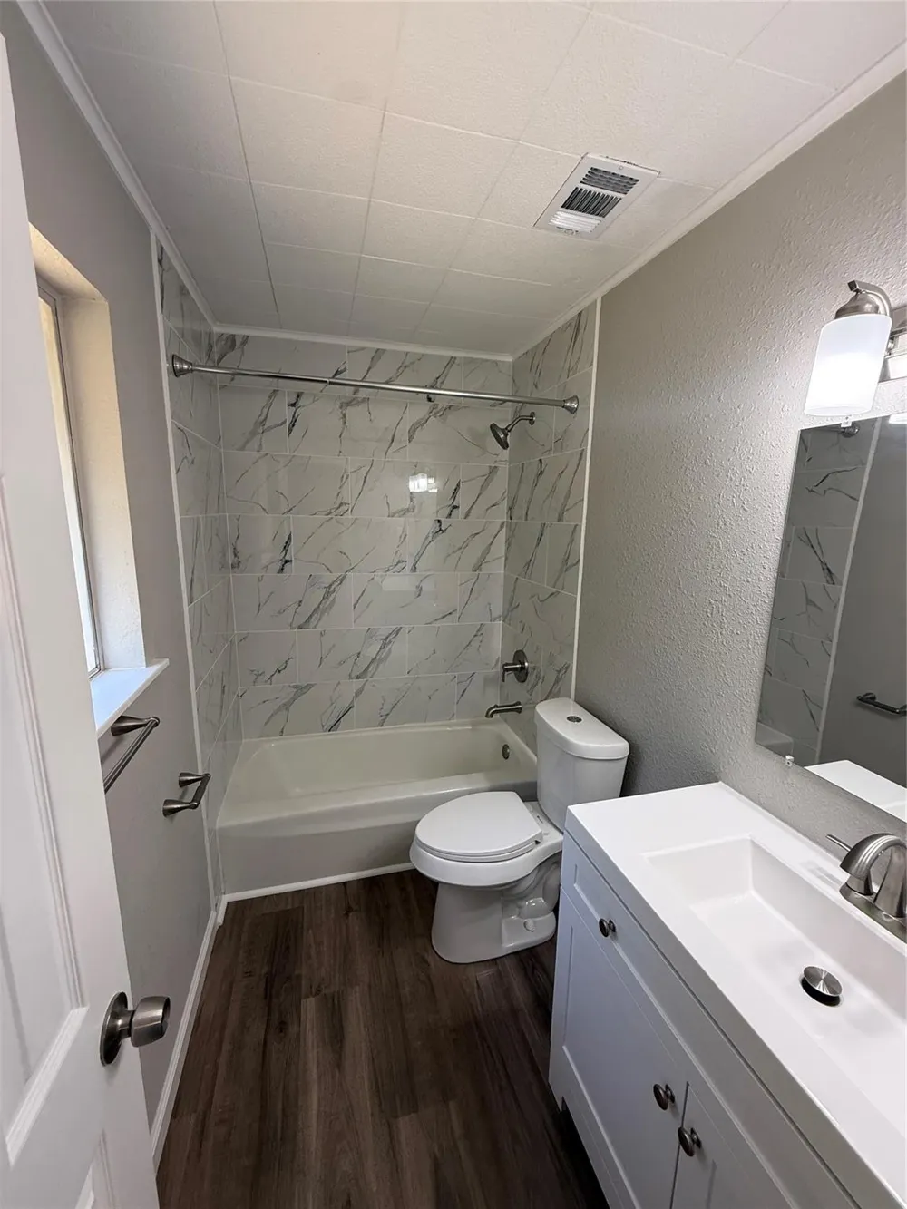 120 Charles Barker Avenue #9 Cleveland, TX 77327