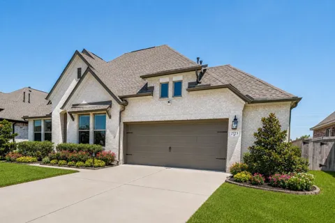 2723 Lakeside Shore Drive
