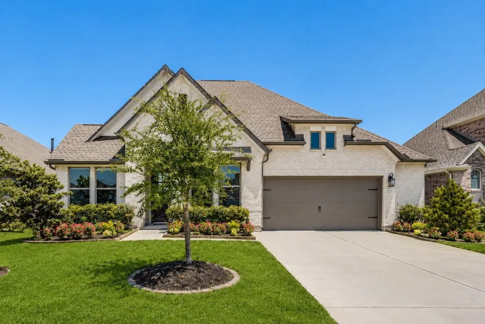 2723 Lakeside Shore Drive League City, TX 77573