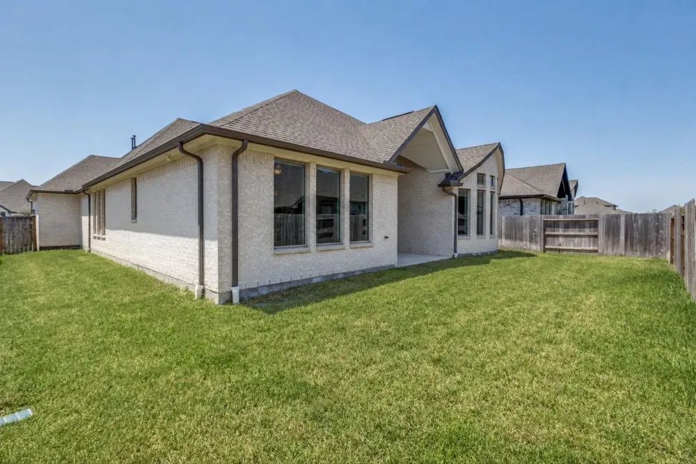 2723 Lakeside Shore Drive League City, TX 77573