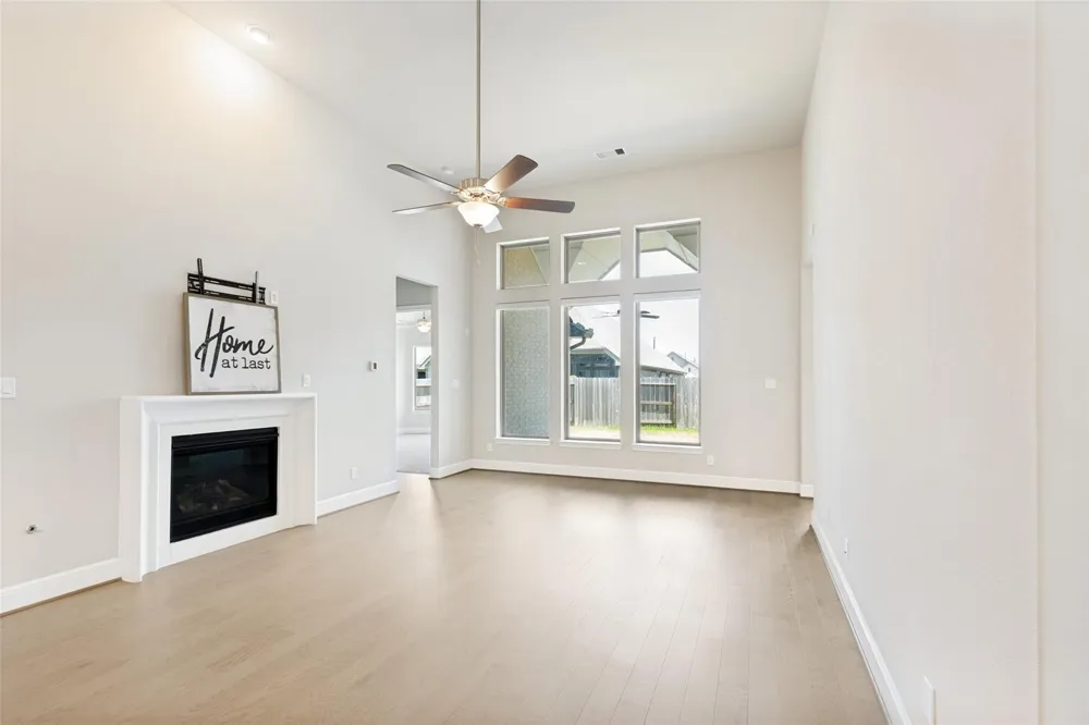2723 Lakeside Shore Drive League City, TX 77573