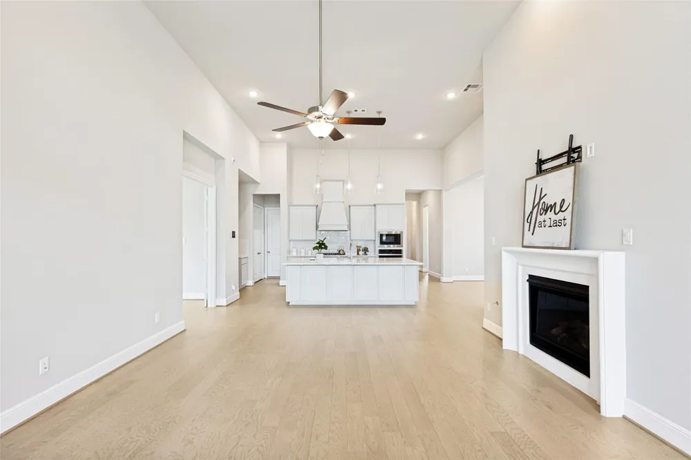 2723 Lakeside Shore Drive League City, TX 77573