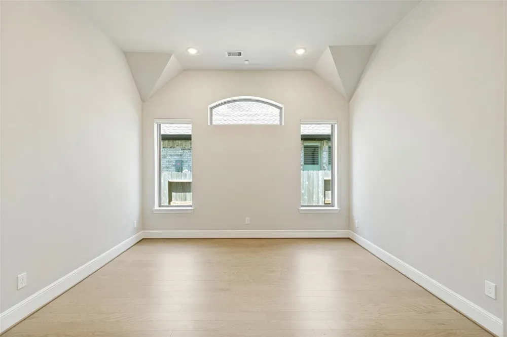 2723 Lakeside Shore Drive League City, TX 77573