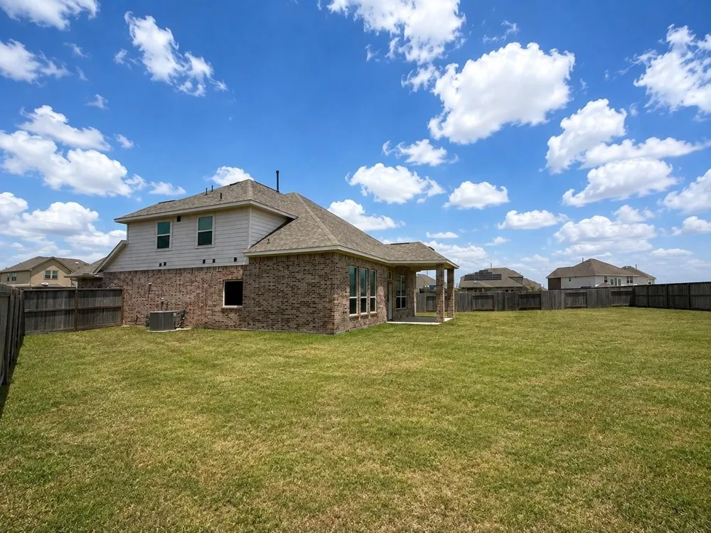 9734 Willowmoor Lane Brookshire, TX 77423