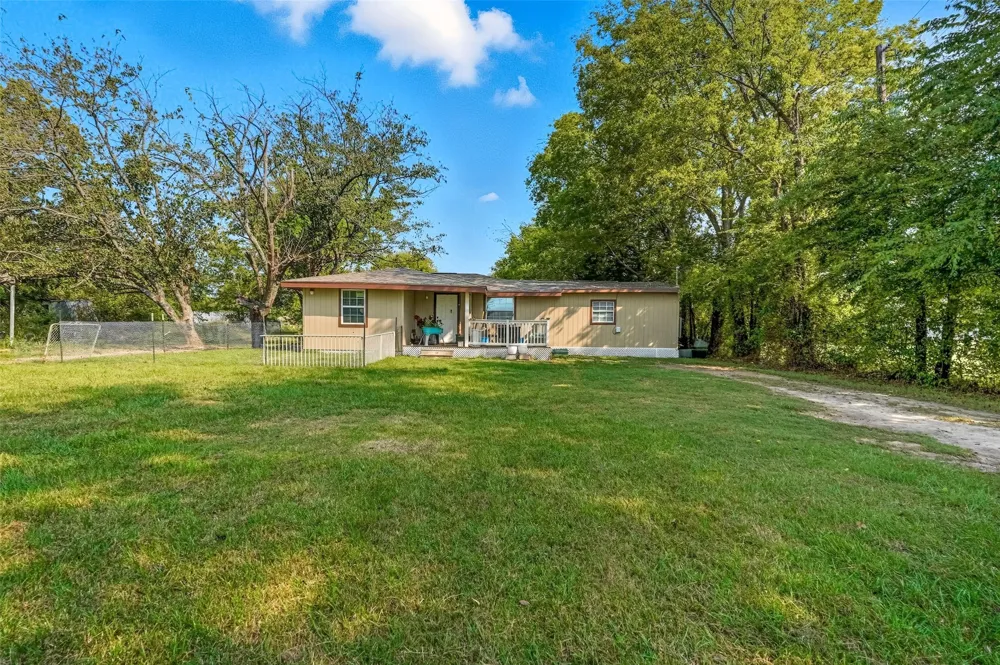 1080 CR 1235 Emory, TX 75440