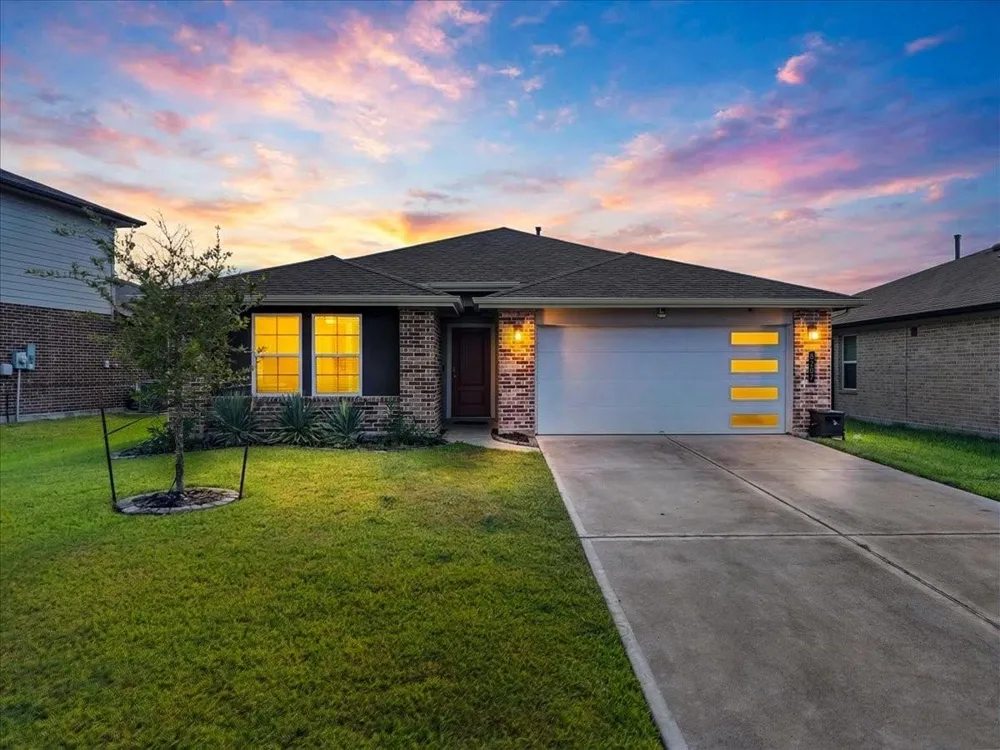 8207 Sugar Cane Lane Rosharon, TX 77583
