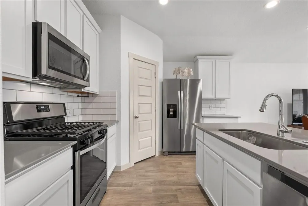 8207 Sugar Cane Lane Rosharon, TX 77583