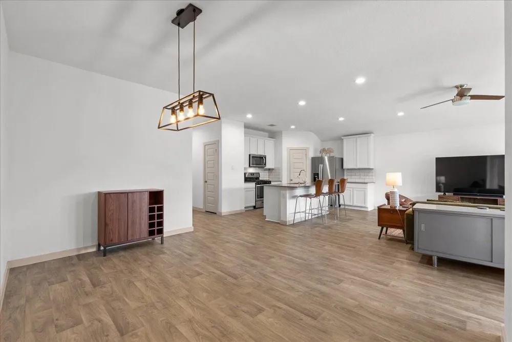 8207 Sugar Cane Lane Rosharon, TX 77583