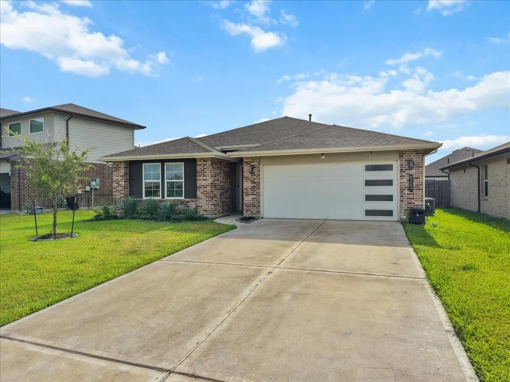 8207 Sugar Cane Lane Rosharon, TX 77583