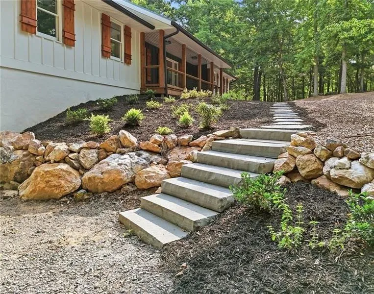 627 Ammons Drive Waleska, GA 30183