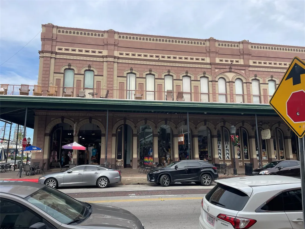 2118 Strand Street #209 Galveston, TX 77550