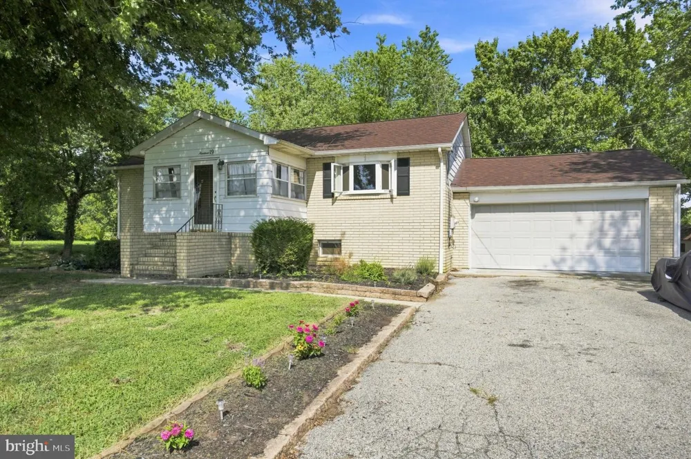 19 S TILBURY ROAD Salem, NJ 08079