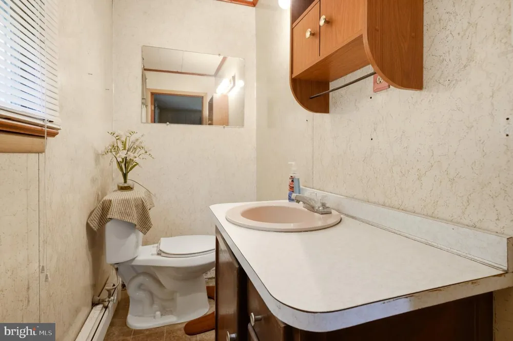 19 S TILBURY ROAD Salem, NJ 08079