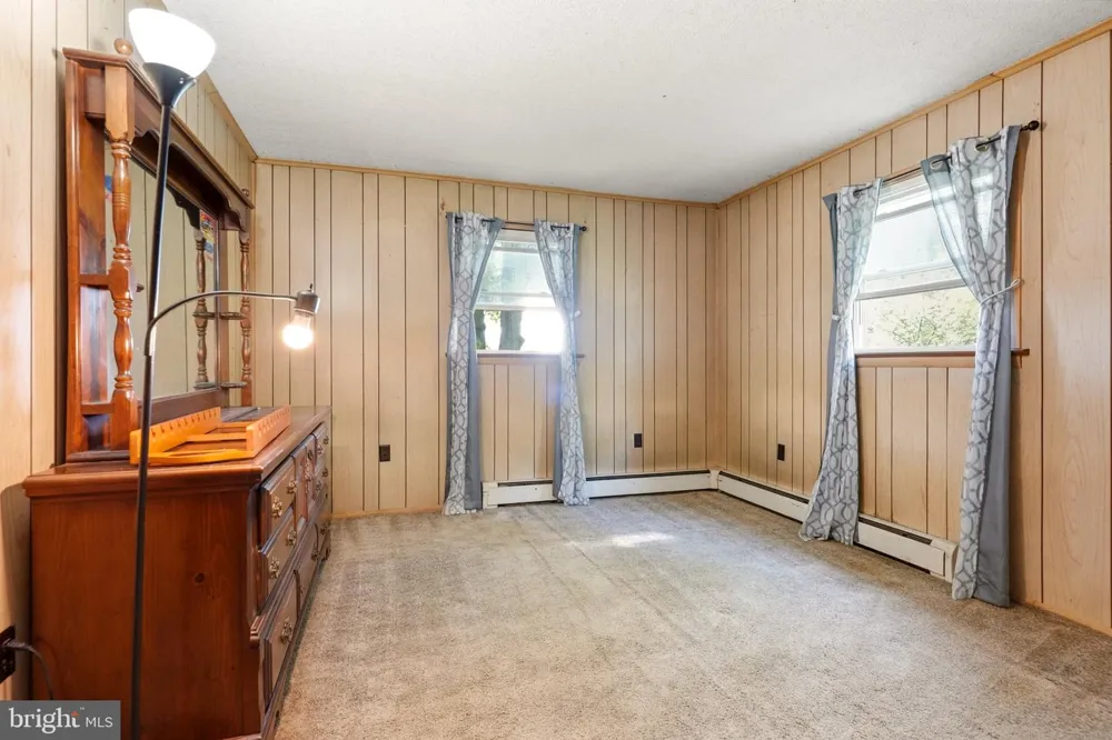 19 S TILBURY ROAD Salem, NJ 08079