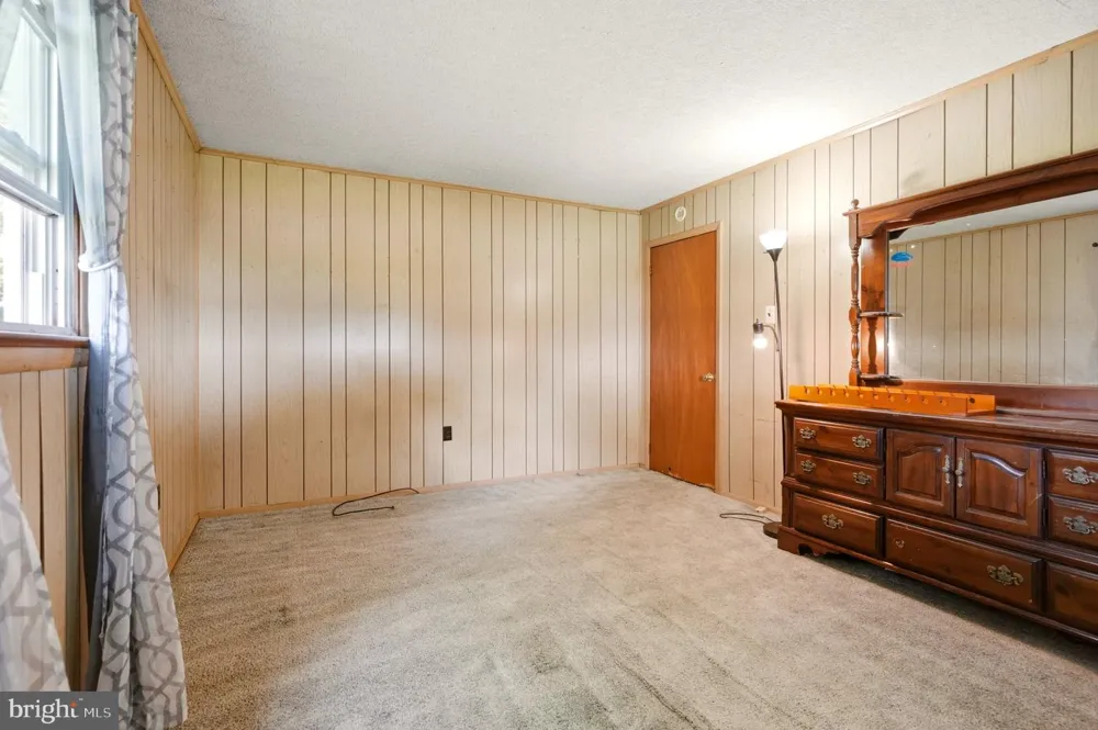 19 S TILBURY ROAD Salem, NJ 08079