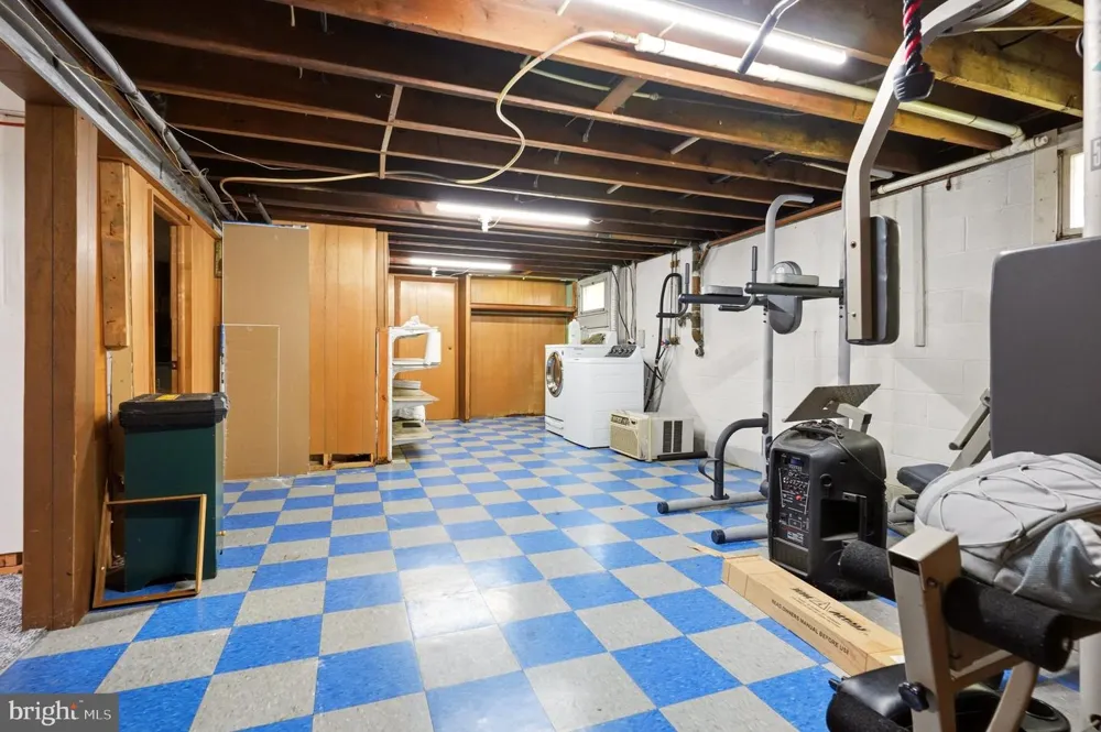 19 S TILBURY ROAD Salem, NJ 08079