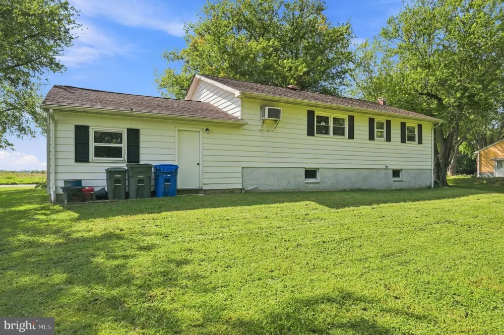 19 S TILBURY ROAD Salem, NJ 08079