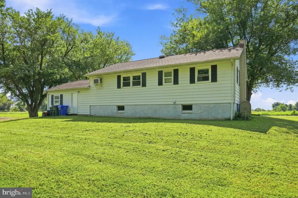 19 S TILBURY ROAD Salem, NJ 08079