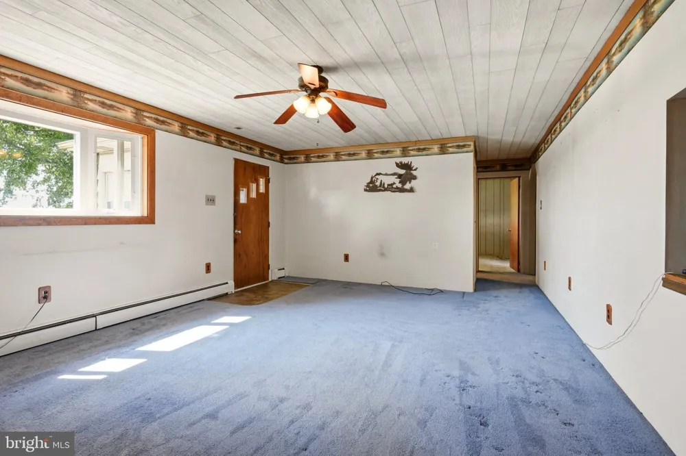 19 S TILBURY ROAD Salem, NJ 08079