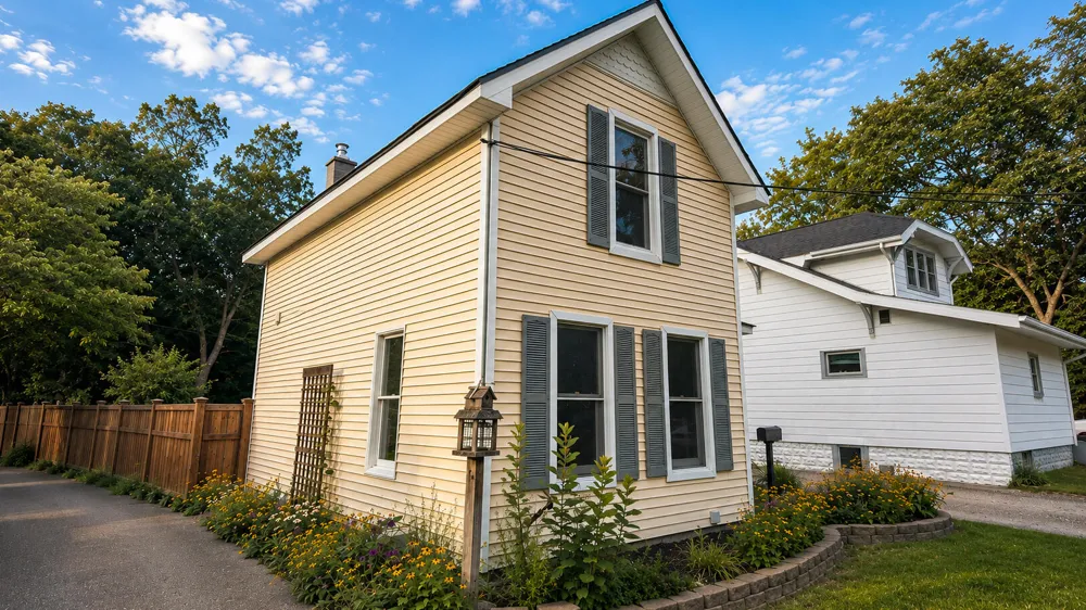 1926 Oakland Drive Kalamazoo, MI 49008