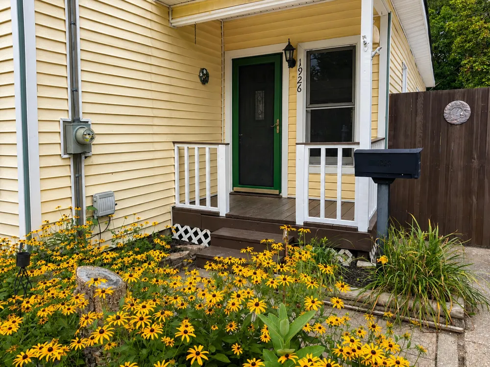 1926 Oakland Drive Kalamazoo, MI 49008
