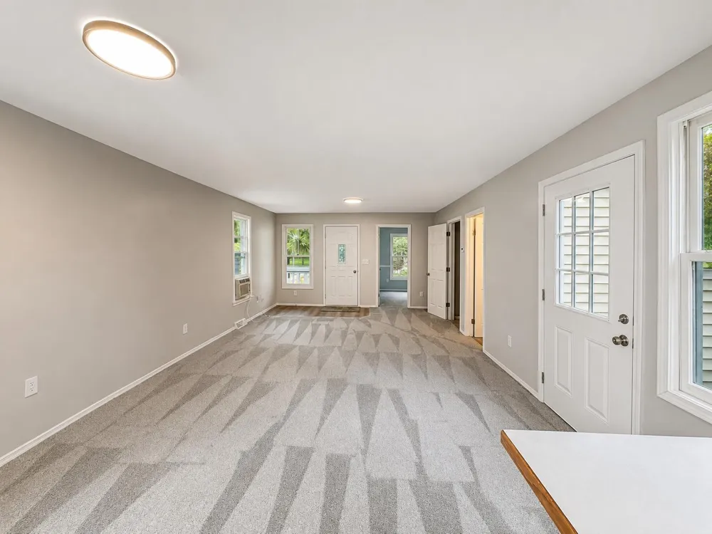 1926 Oakland Drive Kalamazoo, MI 49008