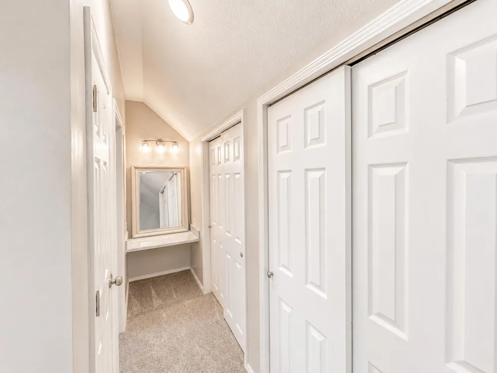 1926 Oakland Drive Kalamazoo, MI 49008