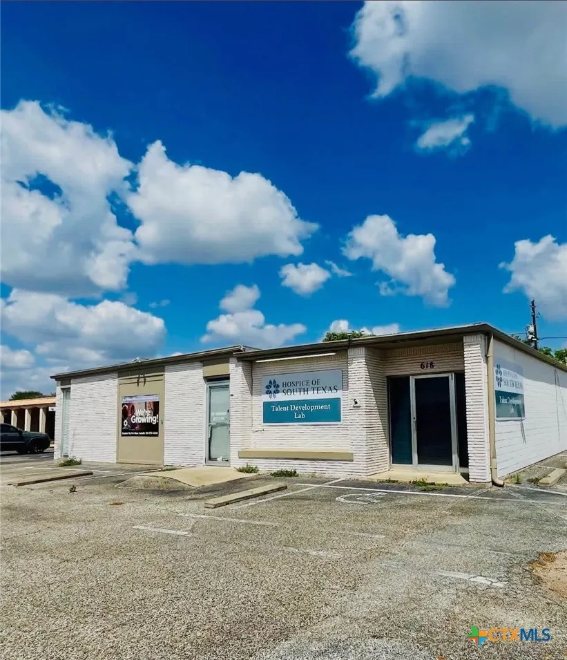 618 E Airline Road Victoria, TX 77901