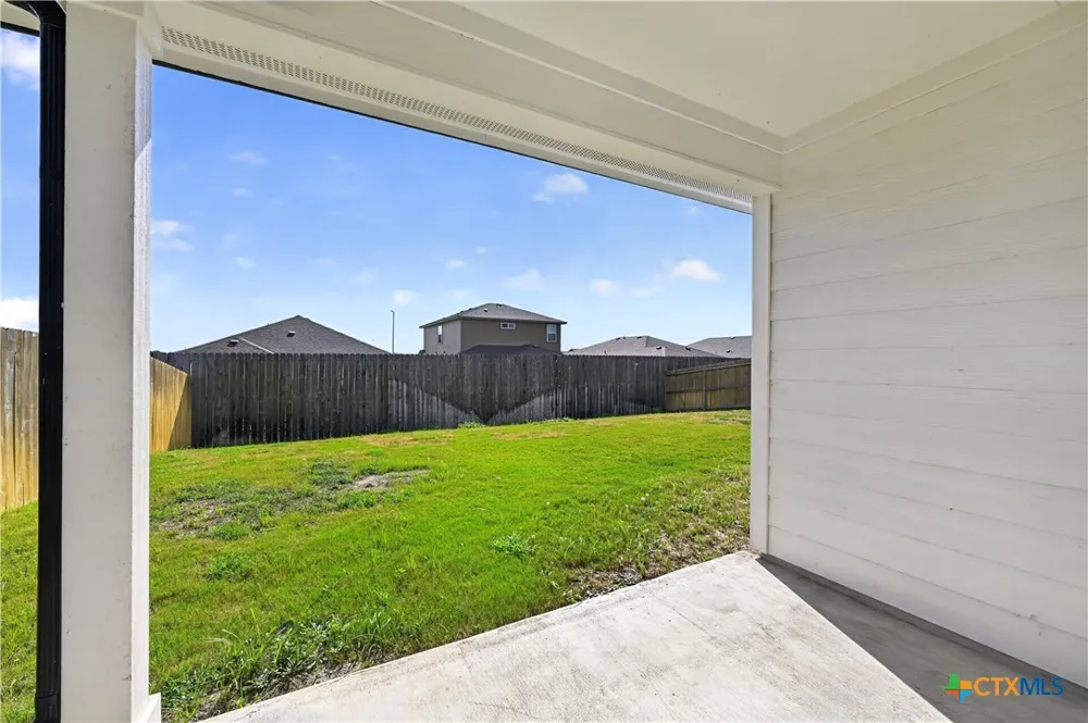 326 Richland Drive Lockhart, TX 78644