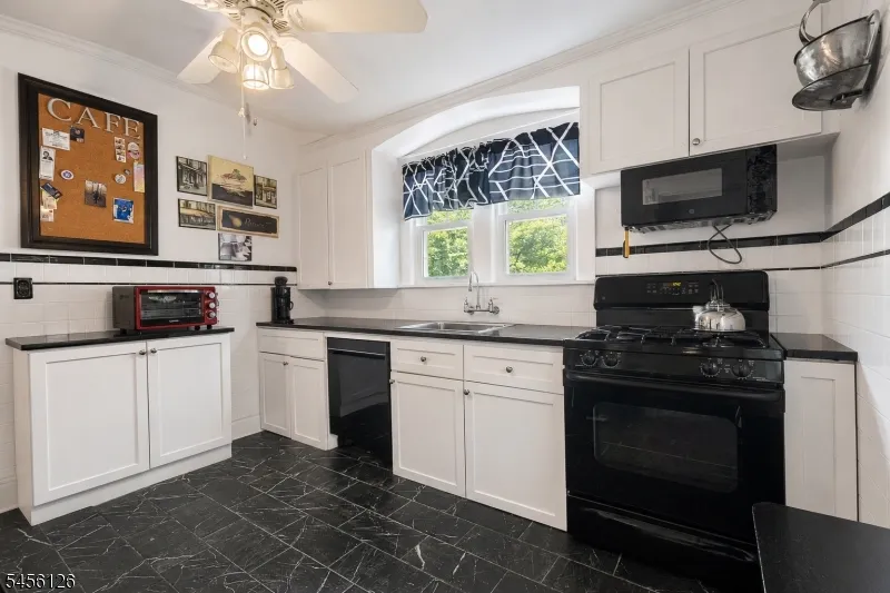 326 Rea Ave Hawthorne, NJ 07506
