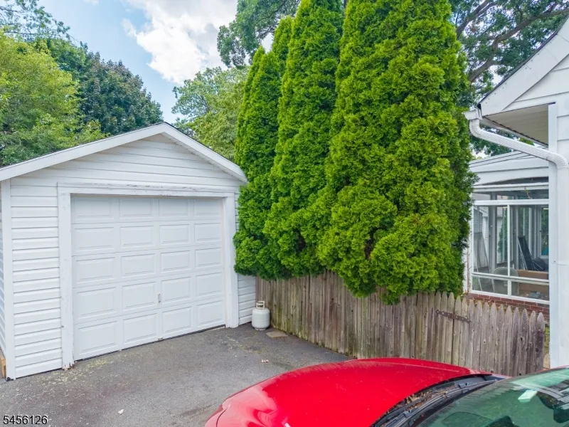 326 Rea Ave Hawthorne, NJ 07506