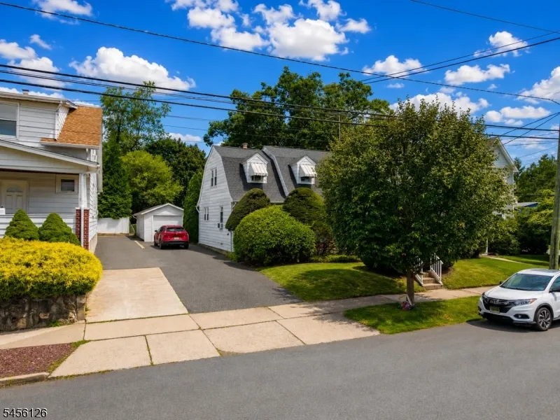 326 Rea Ave Hawthorne, NJ 07506