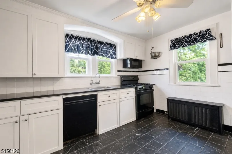 326 Rea Ave Hawthorne, NJ 07506