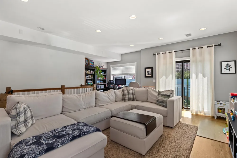 48 WEST 18TH ST Weehawken, NJ 07086